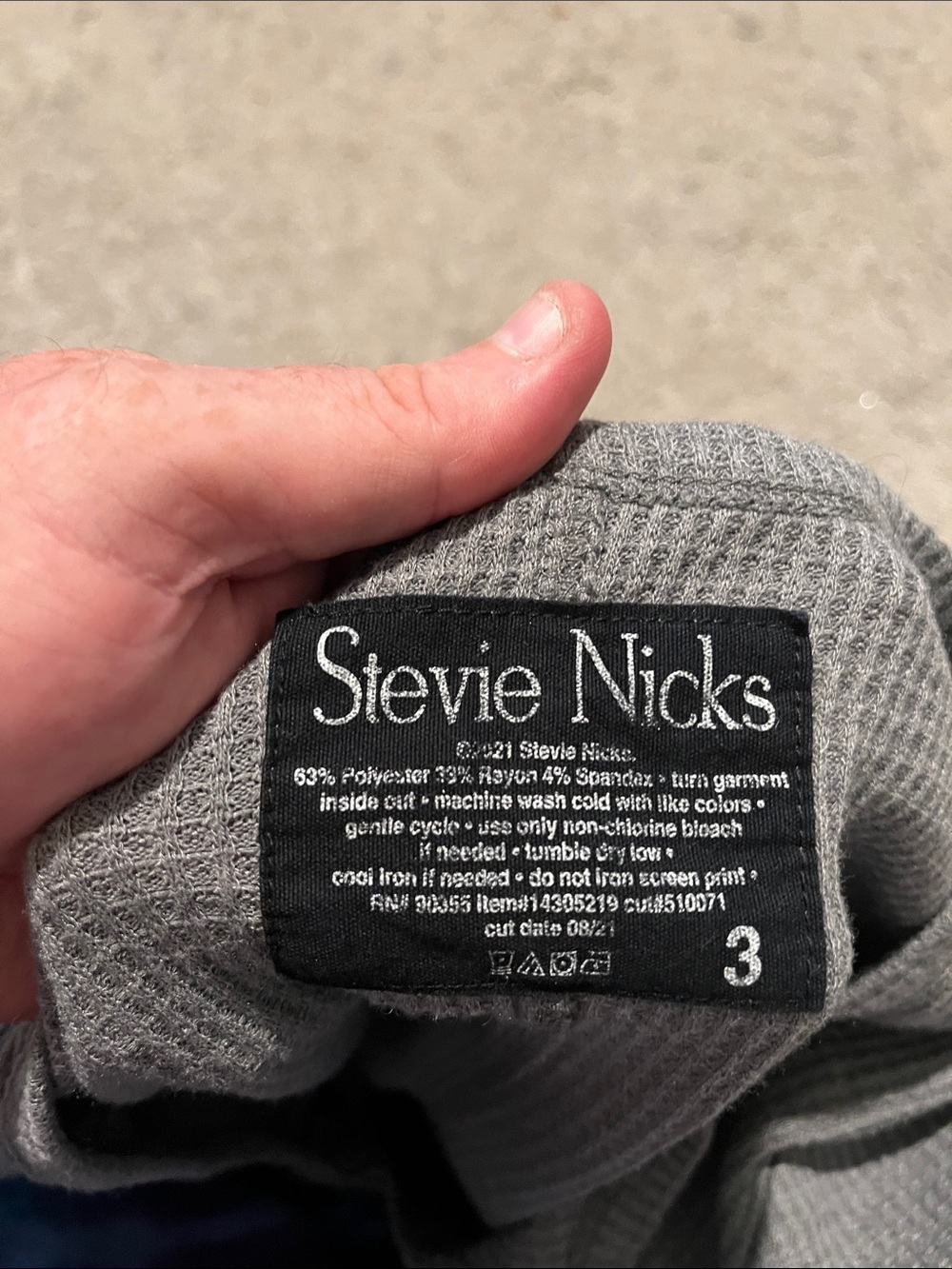 Torrid Stevie Nicks Music Graphic Design Waffle Knit V-Neck Thermal Top - Picture 9 of 12